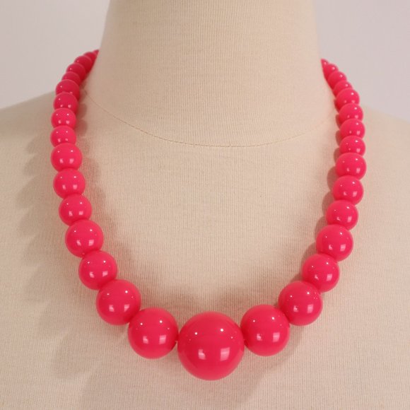 Vtg 80's Neon Hot Pink Large Graded Beads Long Silver Lucite Necklace - Picture 1 of 3